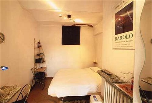 Vicolo Del Pozzo Hotel Barolo Luaran gambar