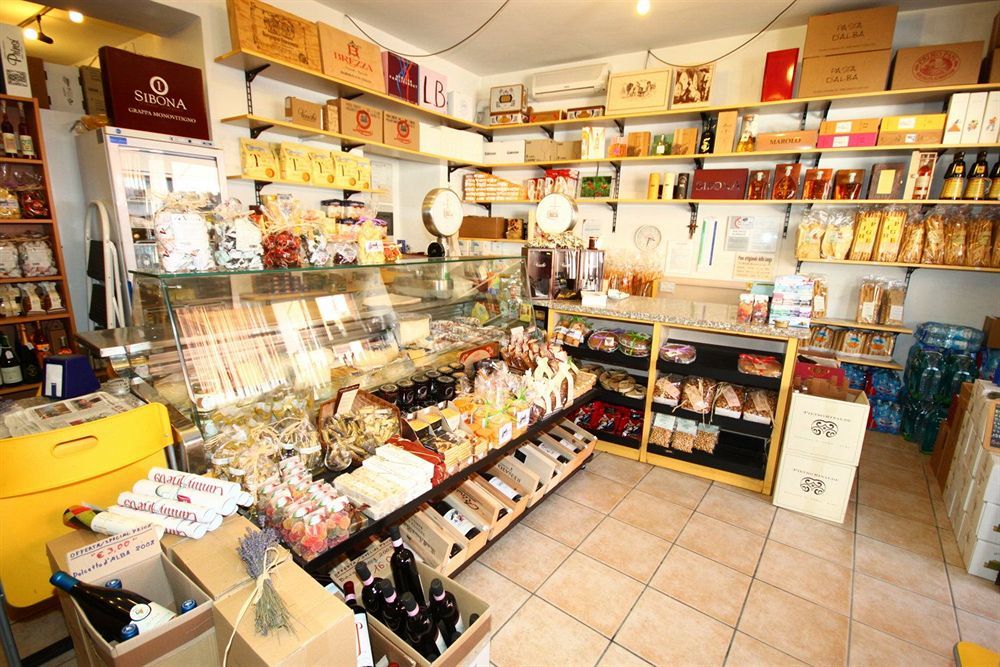 Vicolo Del Pozzo Hotel Barolo Luaran gambar
