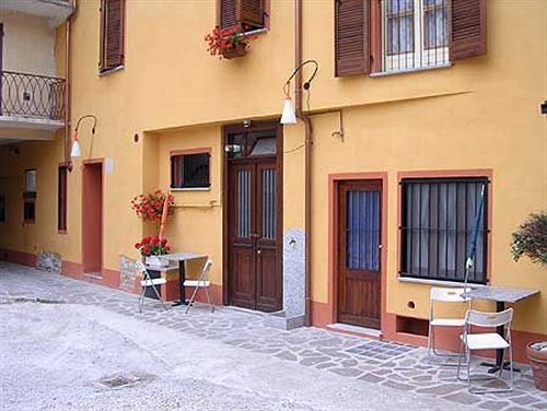 Vicolo Del Pozzo Hotel Barolo Luaran gambar